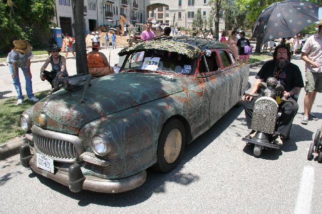 2006_ArtCar_3_Parade 246 